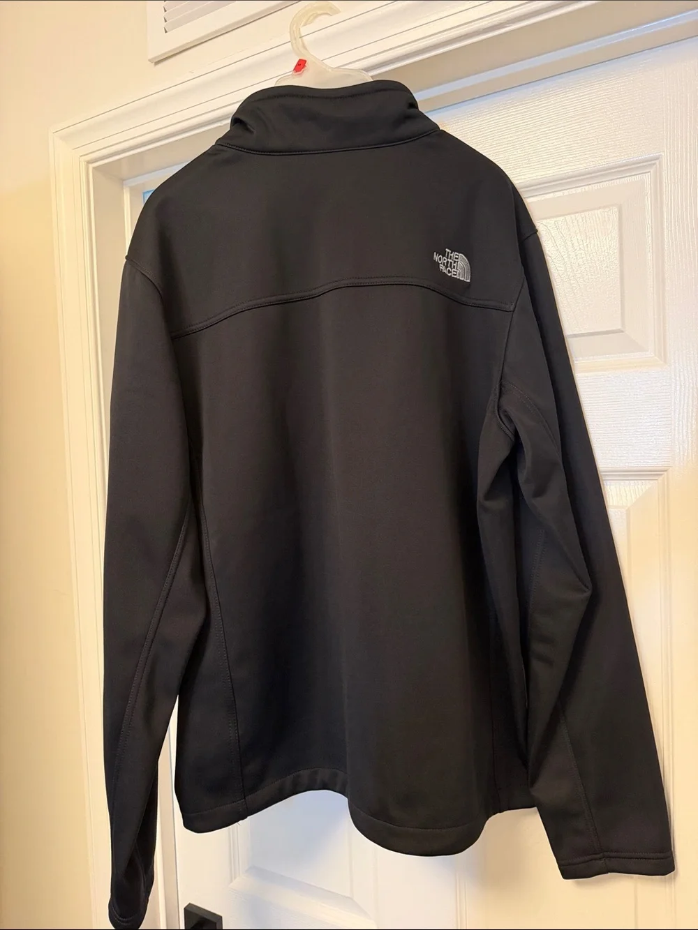 The North Face Men's Black Lightweight Zip-Up Jacket